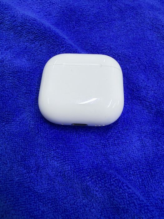 Airpods 4  active noise cansellation белые