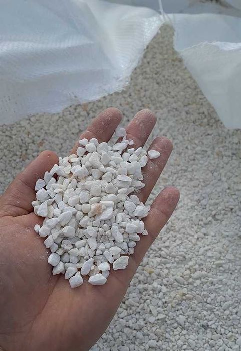 Мраморная галька для двора