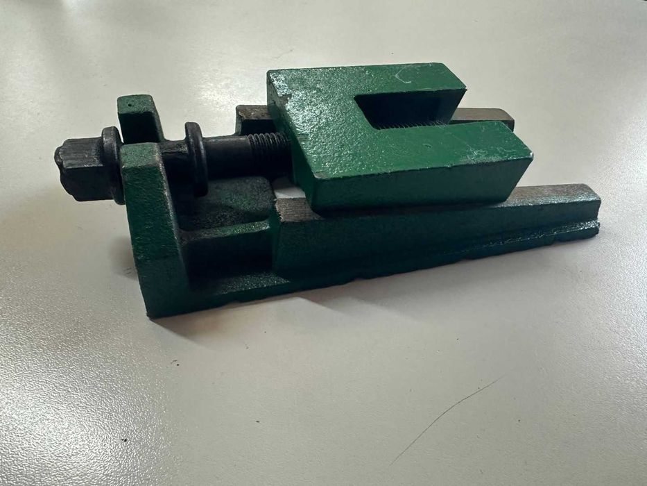 Клиновой домкрат , опора для станка