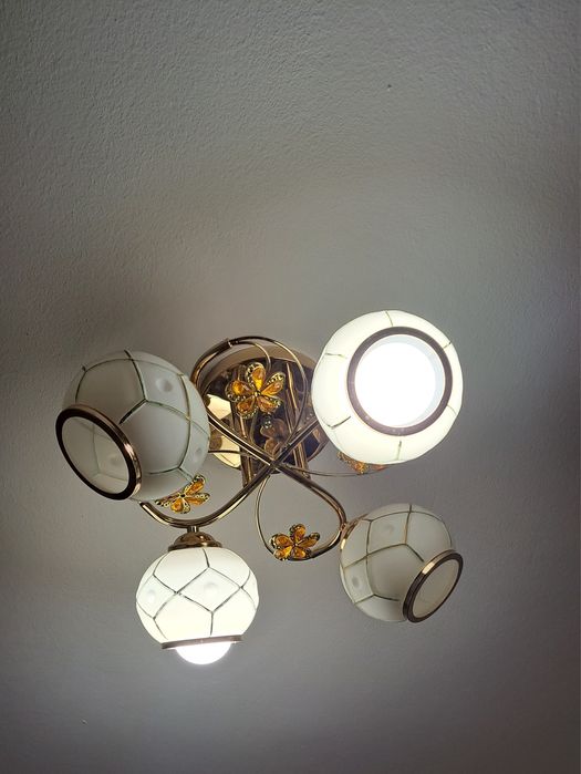 Lustre fără defecte. 200 lei pret pt amandoua bucatile