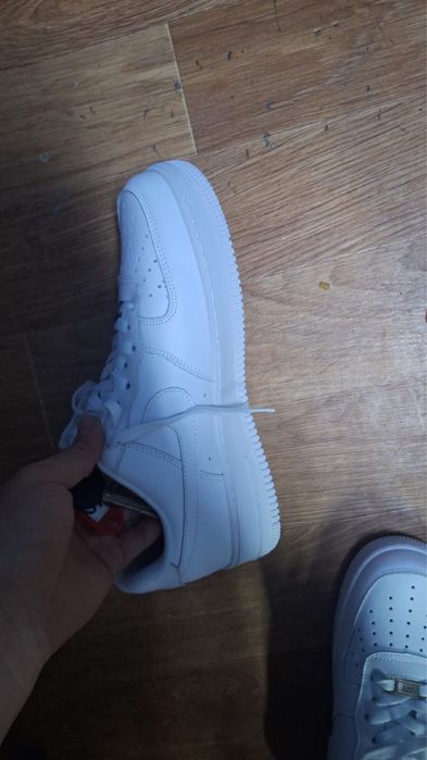 продам новые кроссовки