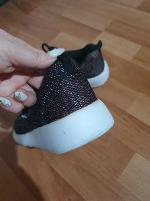 Маратонки с блясък 39 номер