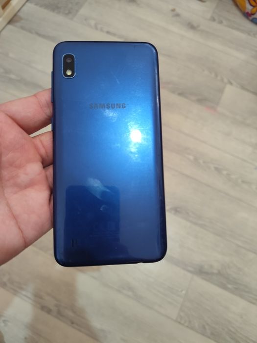 Samsung A10 в хорошем состоянии