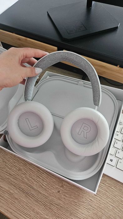 Căşti Bang & Olufsen noi