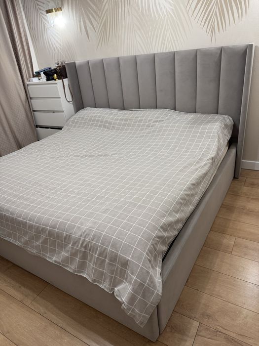 Продам двухспальную кровать