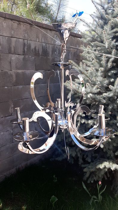 Люстра в хорошем состоянии