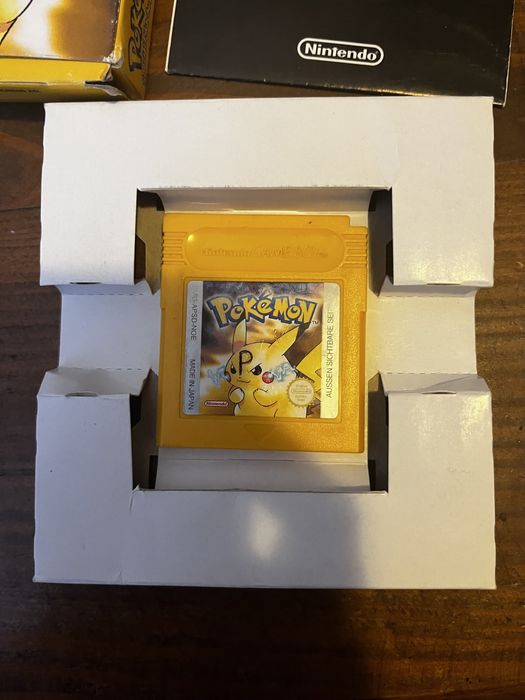 Joc GAMEBOY Pokemon Special Pikachu Edition in Germana