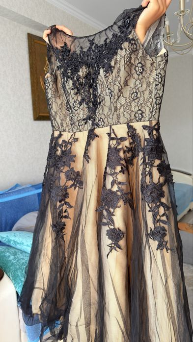 Продаю вечернее платье. Ручная работа.