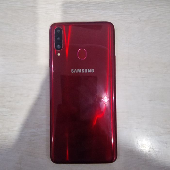Продам Samsung galaxy a20s.