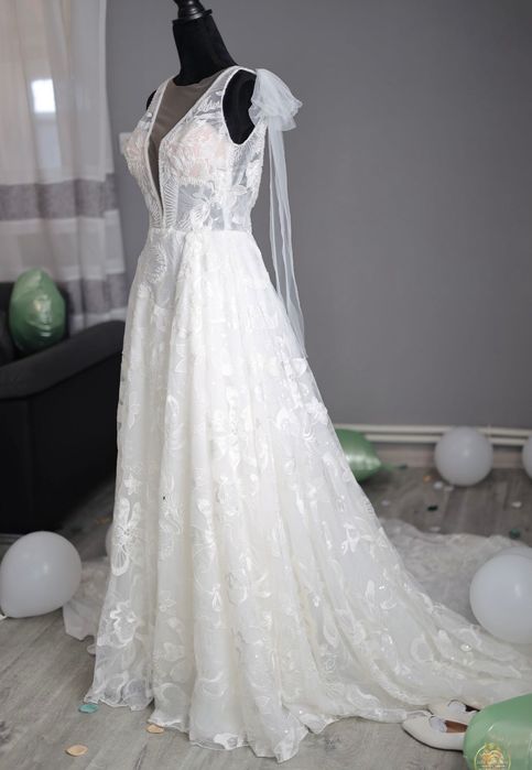 Rochie de mireasa + voal 2.5m