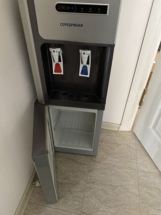 Продам кулер для воды с холодильником