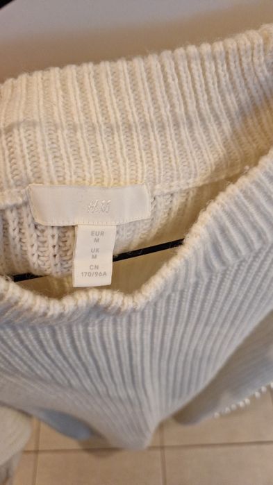 Pulover cu perle, hm