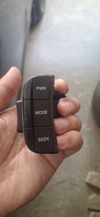 Продам кнопки руля мултимедия от jentra и nexia 3 оригинал