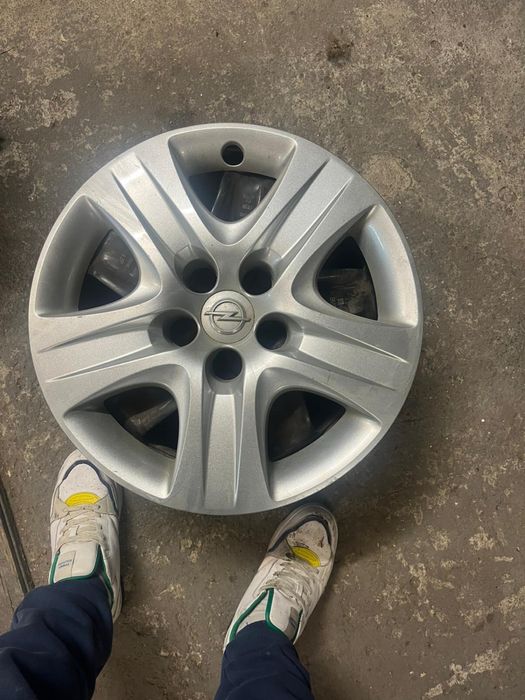 Vand jenti originale Opel insignia 17’’ cu capace