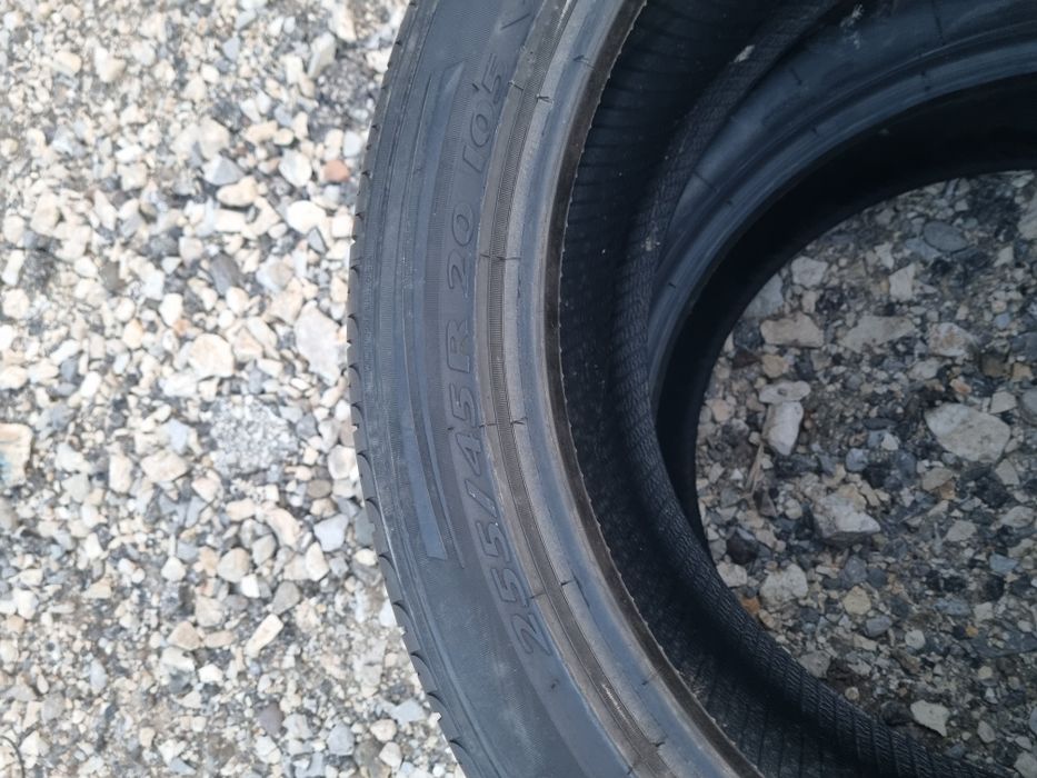 Летни гуми 255х45х20 два броя Pireli