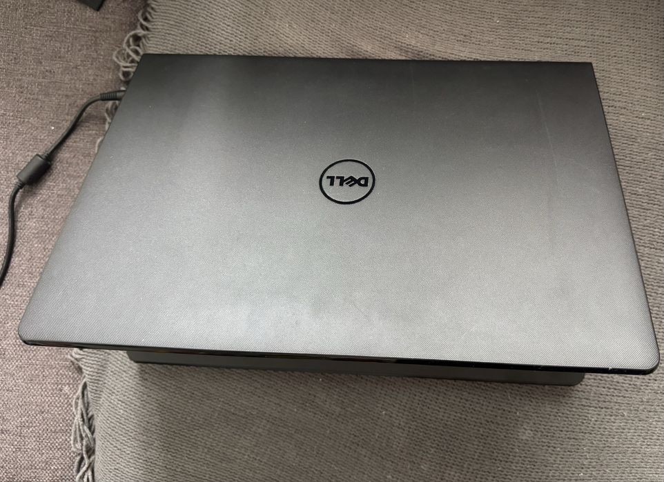 Laptop DELL Inspiron 15 - 5100