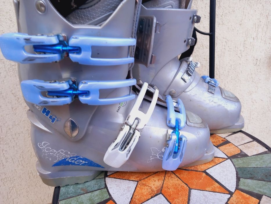 Vand clapari  superbi marimea 38-39