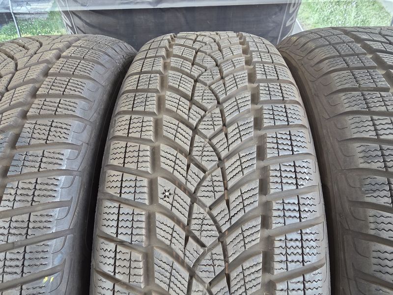 235/60/18 GOODYEAR 4бр