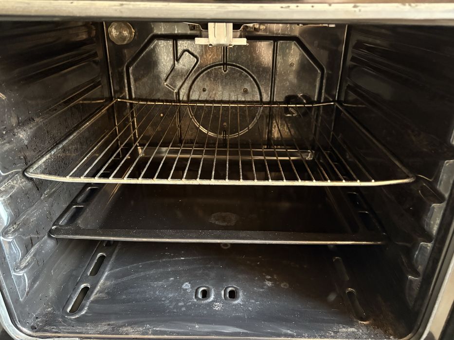 Vând Aragaz Beko, plita pe gaz, cuptor pe gaz