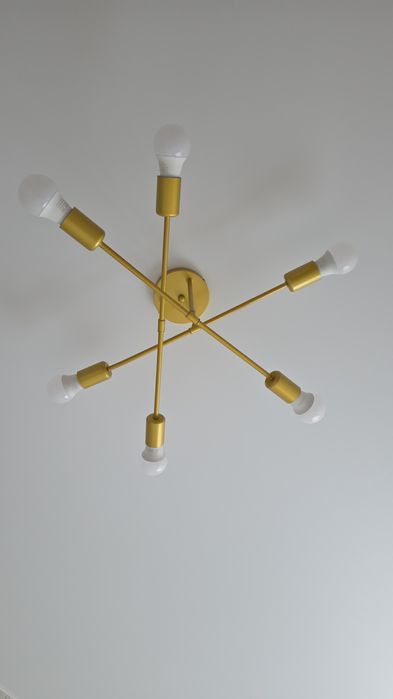 Продам люстры современные