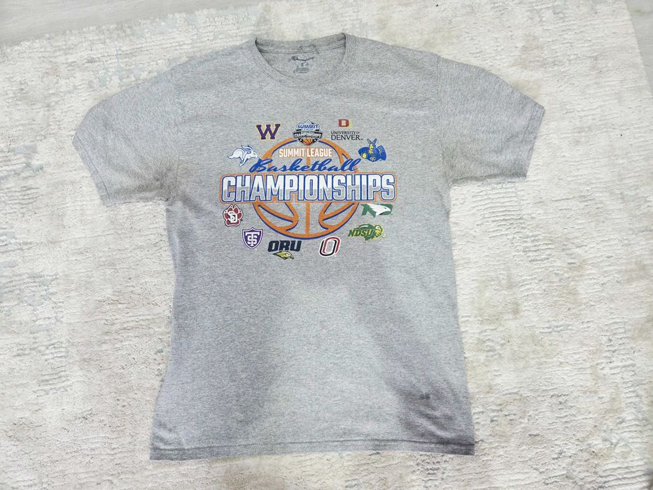 Tricou Retro Summit League Basketball Championships-Mărimea M