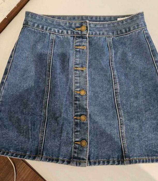 Къса дънкова пола, размер S, НОВА