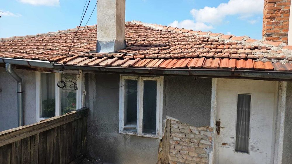 продавам къща Дружба