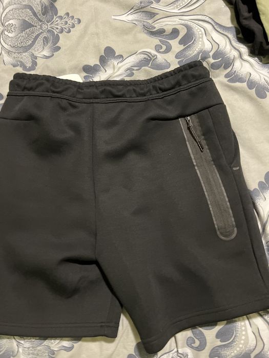 НОВИ Къси панталони Tech fleece L/XL