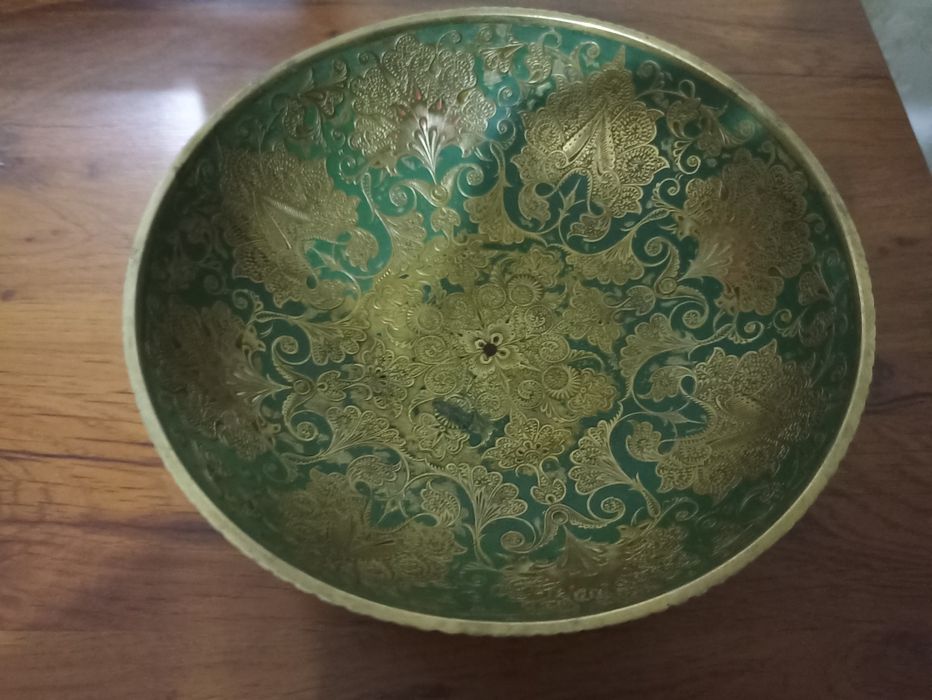 Продам бронзовую чашу