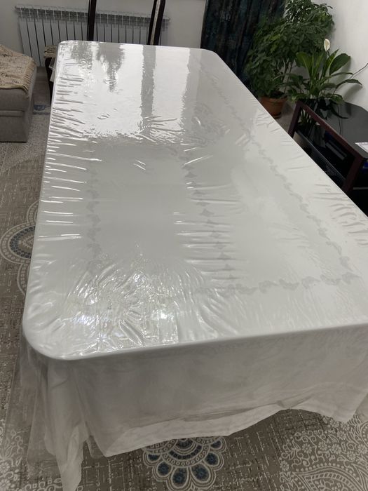 Стол со стульями