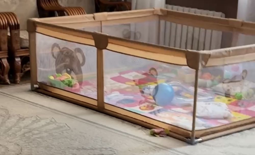 Продам манеж игровой