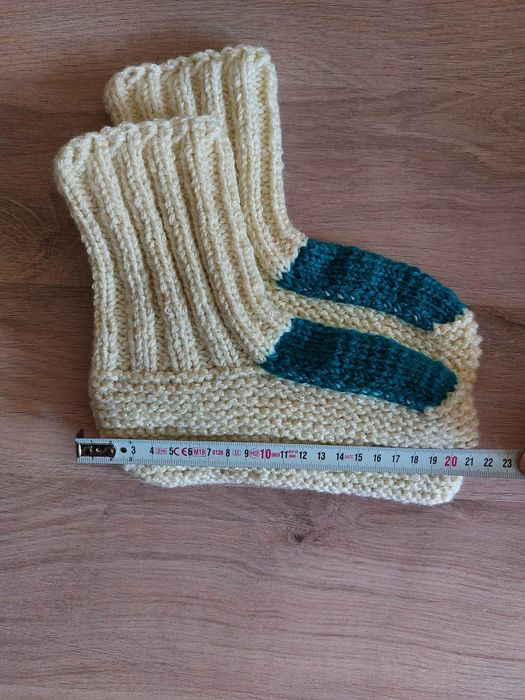 Ciorapi  botosi lucrati manual