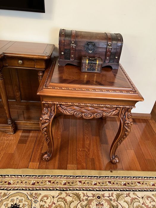 Деревянный гарнитур в гостиную