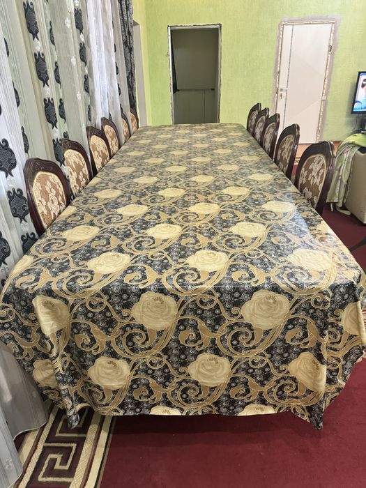 Продается стол со стульями