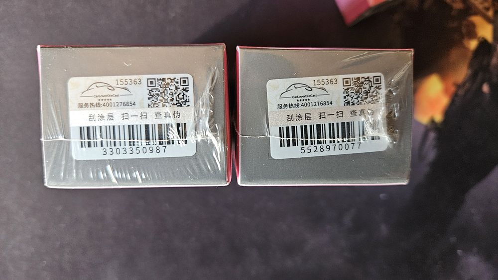 Mini GT - Roxy 1052 , Porsche GT3 RS AO Racing