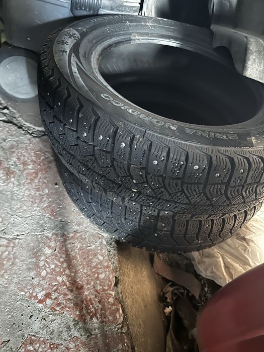 Продам шипованную резину