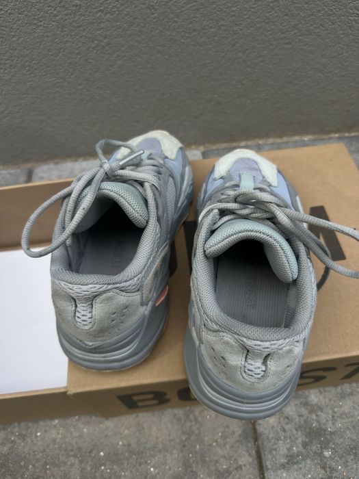 yeezy boost 700 adidas
