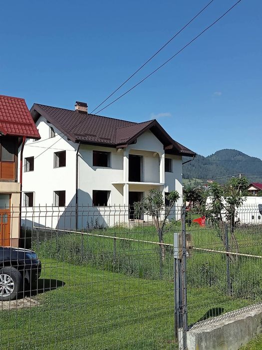 Casă de vânzare în Câmpulung