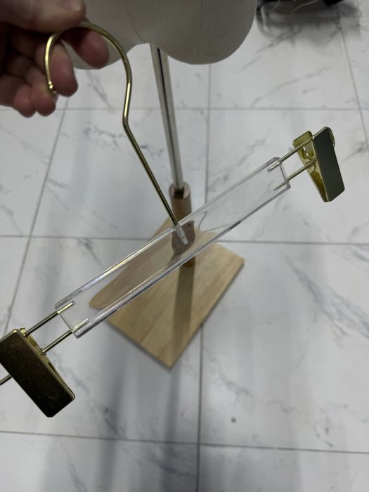 Продам вешалки зажимы