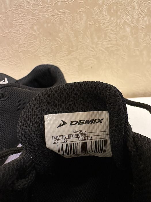 Продам кроссовки детские