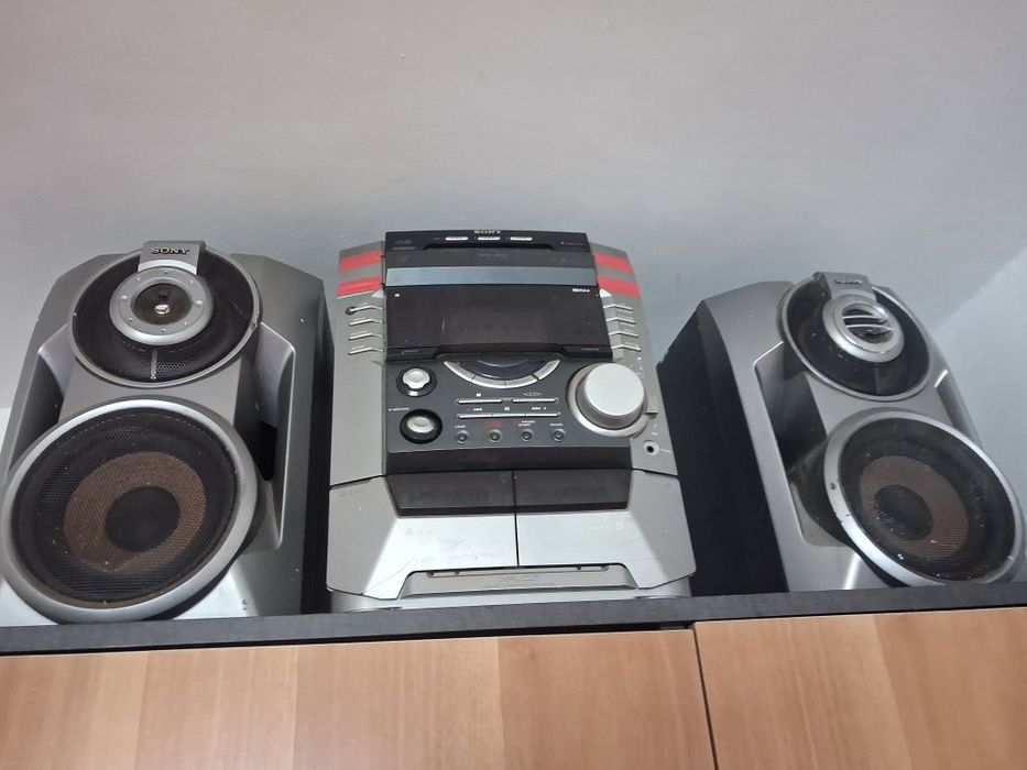 Vand combina muzicala Sony 300 lei negociabil