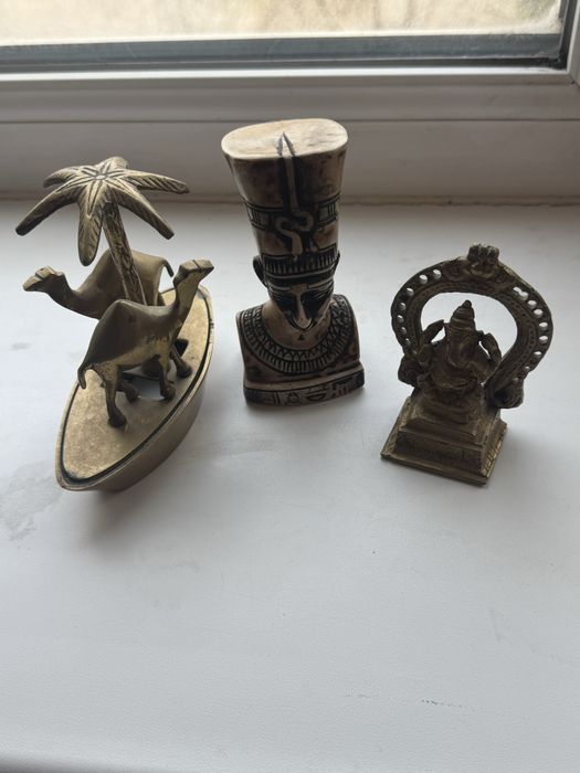 Сувенирные статуэтки