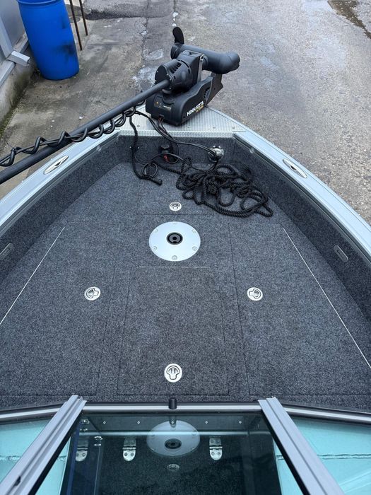 Barca Vizion 470 cu Motor Yamaha V-Max 115 pescuit si agrement