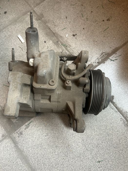 Компрессор кондиционера 1jz