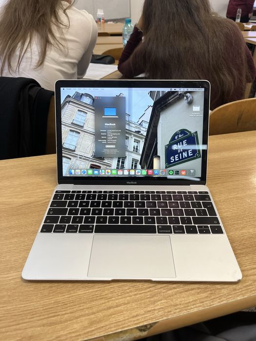 Macbook 12 inch i7