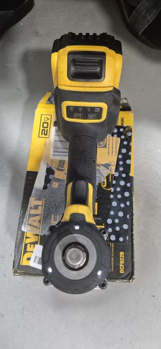 Гайковерт Dewalt DCF921