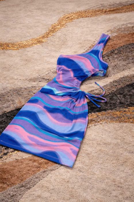 дамска рокля лятна за плаж лилаво синя с гола част от страни