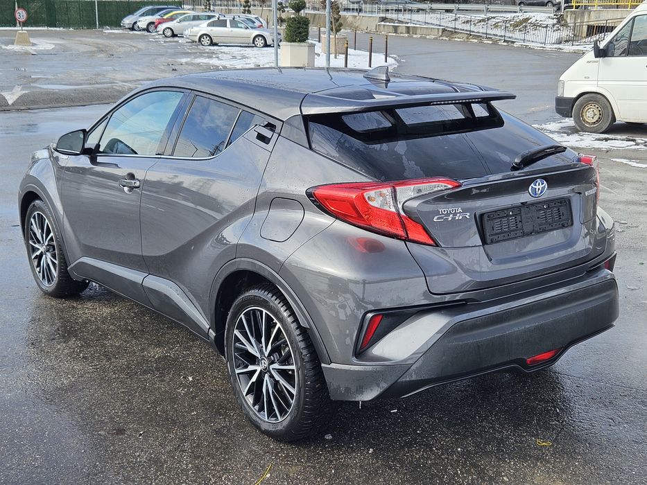 Toyota C-HR 1.8 hibrid, carte service, revizie tocmai facuta