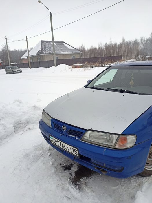 Продам машину ниссан