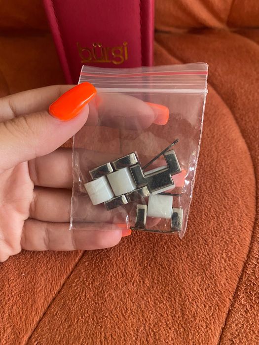 Часовник - стоманен Burgi